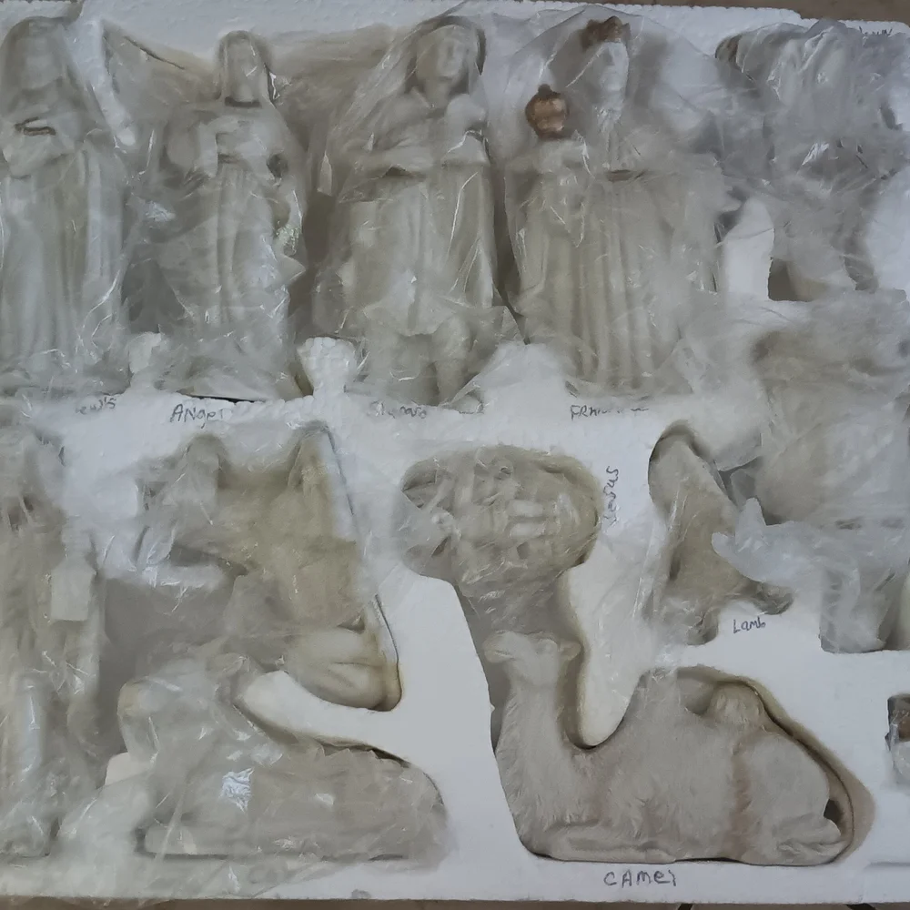 Handcrafted Porcelain Nativity Set - Classic White - Picture 3 of 3